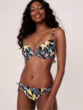 La Vie En Rose Bikini Top and Tie-Side Bottom’s